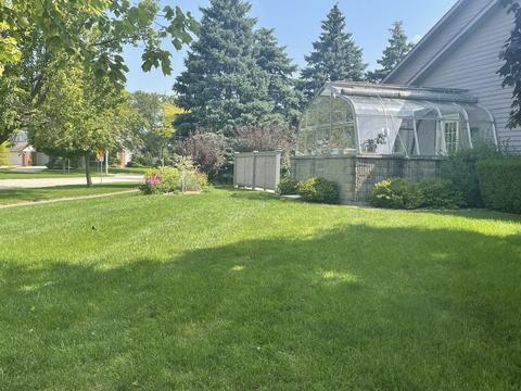 12 Sun Pointe Ct, Bloomington, IL 61704 photo 2