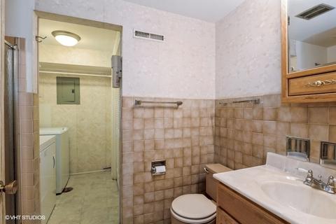 2316 E Beck Rd, Lindenhurst, IL 60046 photo 12
