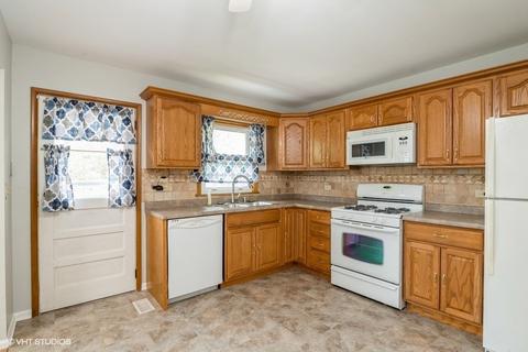 2316 E Beck Rd, Lindenhurst, IL 60046 photo 5