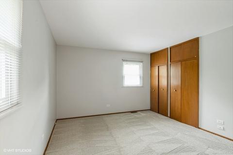 2316 E Beck Rd, Lindenhurst, IL 60046 photo 9