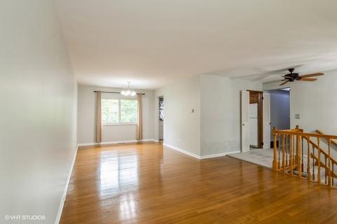 2316 E Beck Rd, Lindenhurst, IL 60046 photo 3