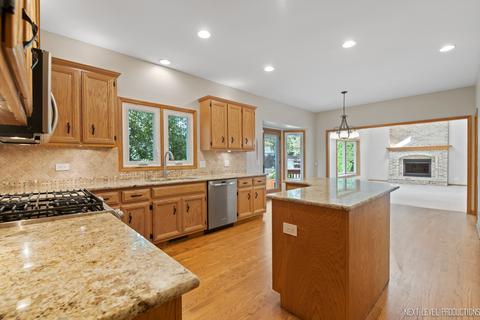 634 Brooklyn Dr, Aurora, IL 60502 photo 11