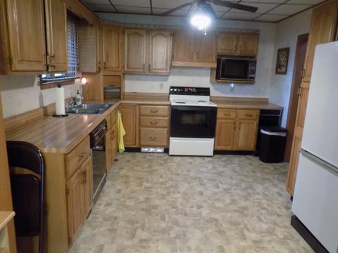 213 E North St, Forrest, IL 61741 photo 22