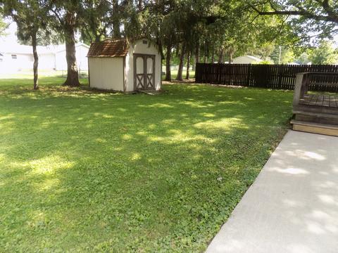 213 E North St, Forrest, IL 61741 photo 5