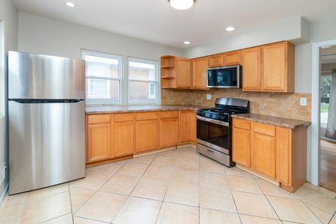 1229 N Ashbel Ave, Berkeley, IL 60163 photo 4