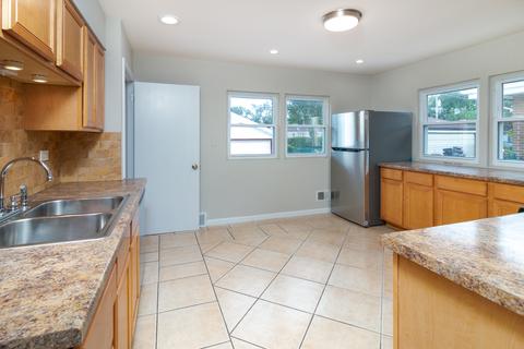 1229 N Ashbel Ave, Berkeley, IL 60163 photo 6