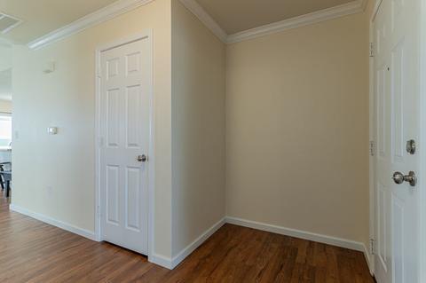 612 Lauterbur Ln, Champaign, IL 61822 photo 2