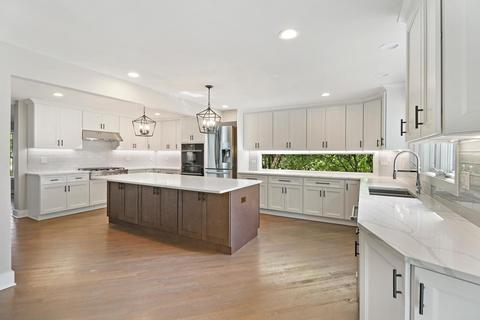 18 Champlain Rd, South Barrington, IL 60010 photo 9