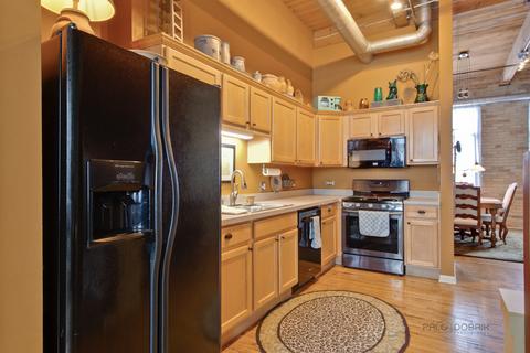 636 Congdon Ave, Elgin, IL 60120 photo 8