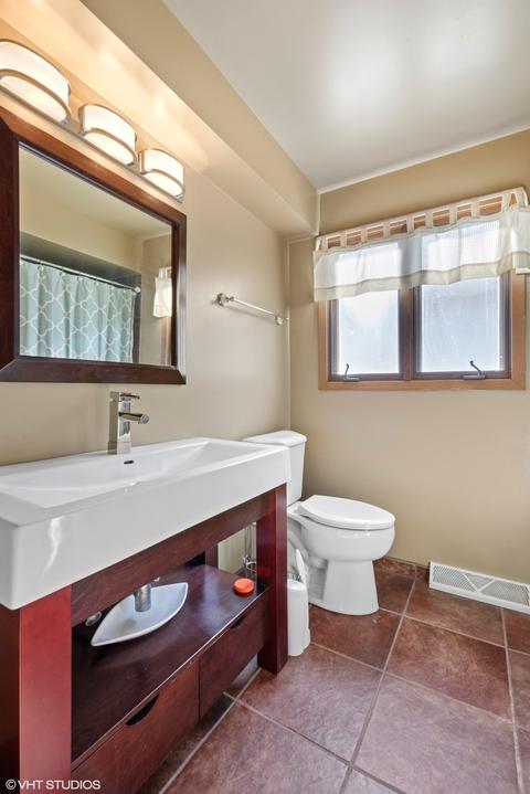 2504 E 83rd St, Chicago, IL 60617 photo 9