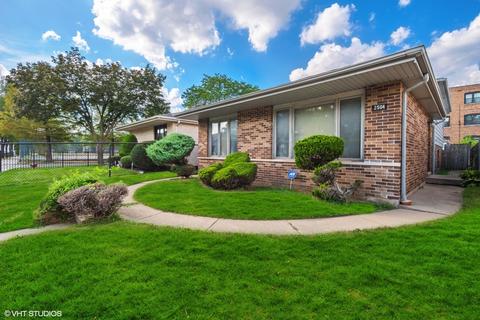2504 E 83rd St, Chicago, IL 60617 photo 2