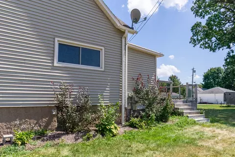 301 E 2nd St, Oglesby, IL 61348 photo 4