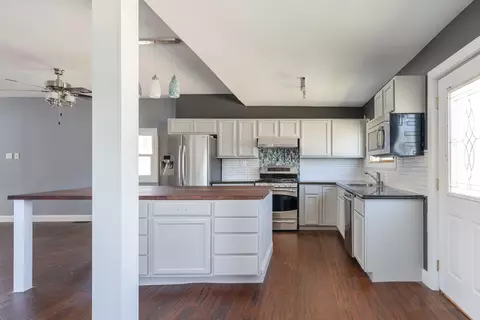 301 E 2nd St, Oglesby, IL 61348 photo 7