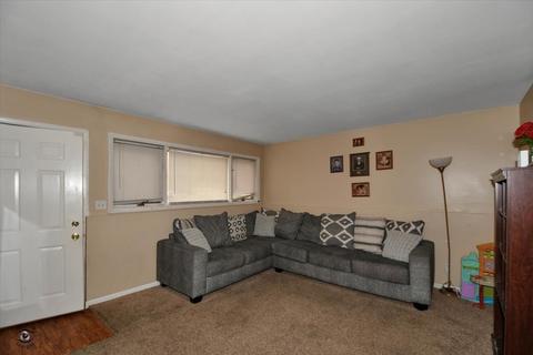 853 Bishop Ave, Aurora, IL 60506 photo 7