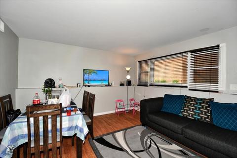 853 Bishop Ave, Aurora, IL 60506 photo 5