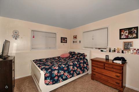 853 Bishop Ave, Aurora, IL 60506 photo 11