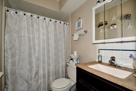 853 Bishop Ave, Aurora, IL 60506 photo 16