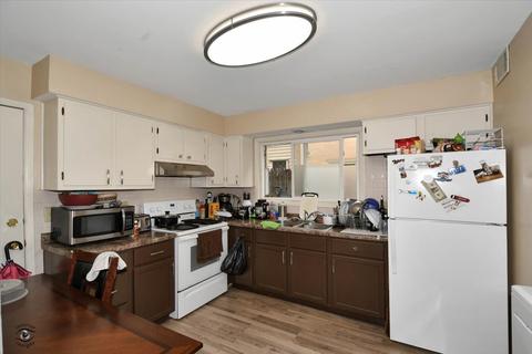 853 Bishop Ave, Aurora, IL 60506 photo 24