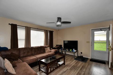 853 Bishop Ave, Aurora, IL 60506 photo 23