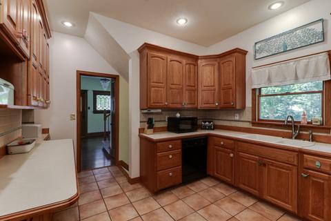 806 E Center St, Le Roy, IL 61752 photo 16