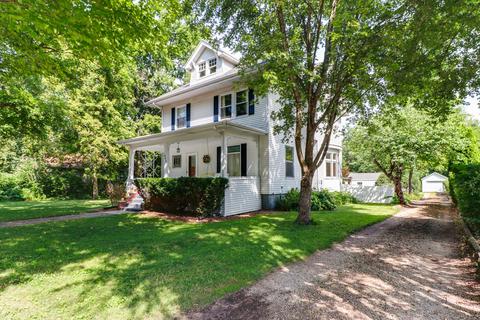 806 E Center St, Le Roy, IL 61752 photo 3
