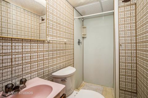 1330 Nottingham Ln, Hoffman Estates, IL 60169 photo 17