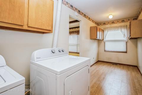 1330 Nottingham Ln, Hoffman Estates, IL 60169 photo 19