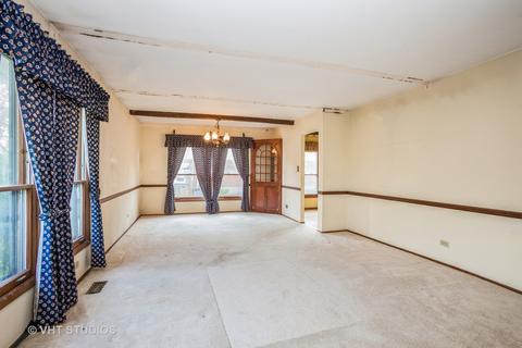 1330 Nottingham Ln, Hoffman Estates, IL 60169 photo 4