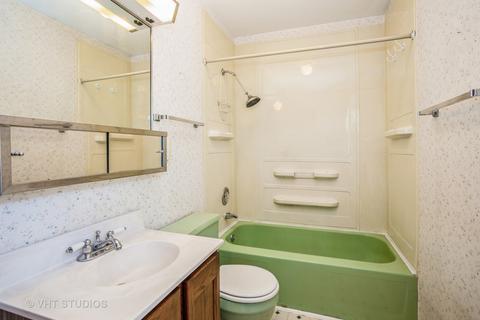 1330 Nottingham Ln, Hoffman Estates, IL 60169 photo 16