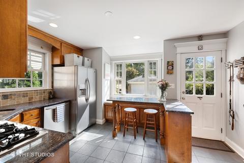 563 Selborne Rd, Riverside, IL 60546 photo 8