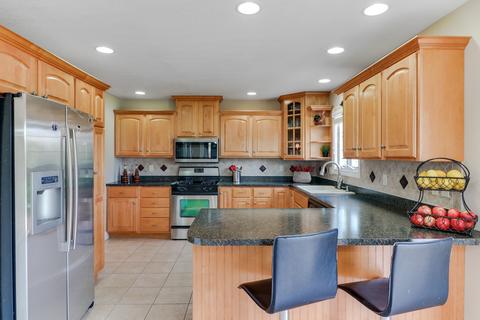 1140 N Pointe Dr, Normal, IL 61761 photo 8