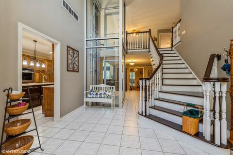 5610 Chesapeake Dr, Mchenry, IL 60050 photo 3