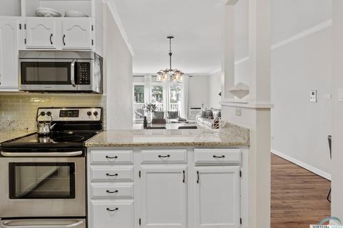 90 6th Ave #302, La Grange, IL 60525 photo 4