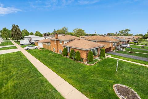 8256 Mcvicker Ave, Burbank, IL 60459 photo 3