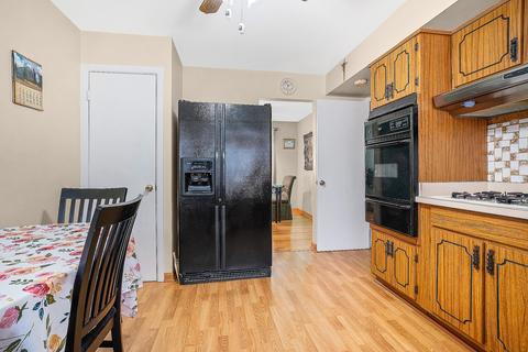 8256 Mcvicker Ave, Burbank, IL 60459 photo 14