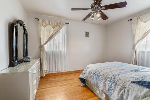 8256 Mcvicker Ave, Burbank, IL 60459 photo 16