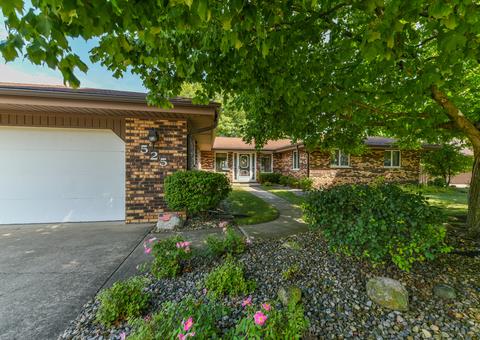 525 Melrose Ln, Beecher, IL 60401 photo 2