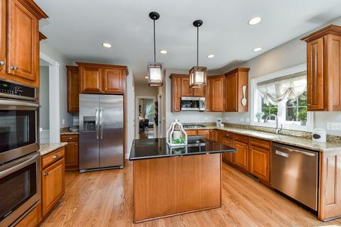 2151 Glencoe St, Wheaton, IL 60187 photo 9