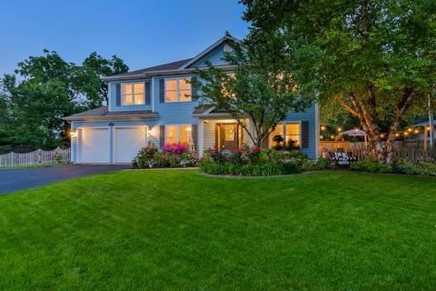 2151 Glencoe St, Wheaton, IL 60187 photo 2