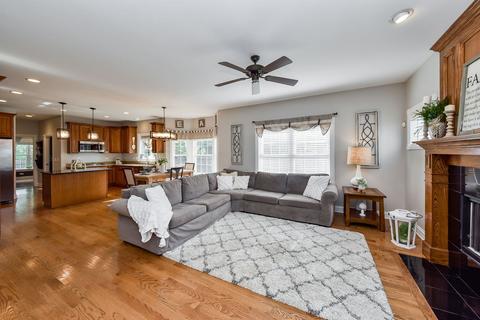 2151 Glencoe St, Wheaton, IL 60187 photo 13