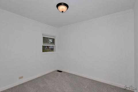 4916 Parkview Dr, Mccullom Lake, IL 60050 photo 11