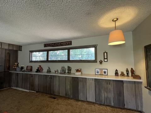 19 Westwood St, Weldon, IL 61882 photo 9
