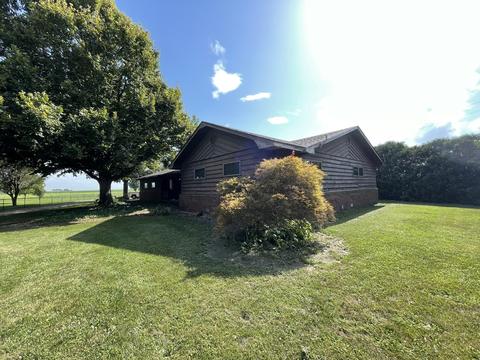 19 Westwood St, Weldon, IL 61882 photo 1