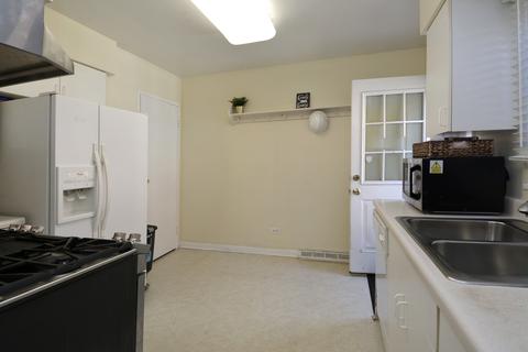 616 E Shabonee Trl, Mount Prospect, IL 60056 photo 12