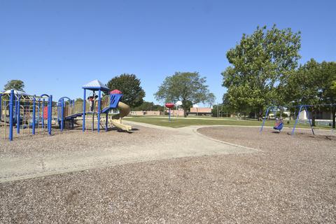616 E Shabonee Trl, Mount Prospect, IL 60056 photo 23