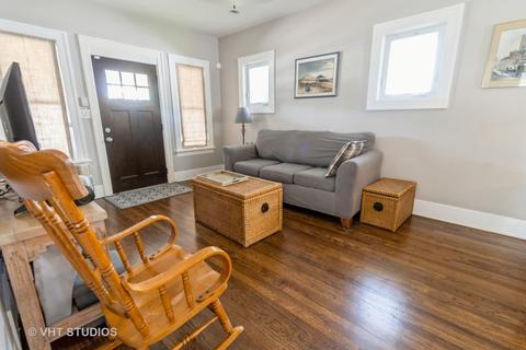 1071 E Prairie Ave, Des Plaines, IL 60016 photo 2