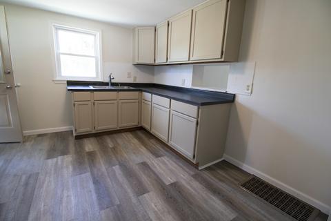 956 E Jackson St, Morris, IL 60450 photo 6