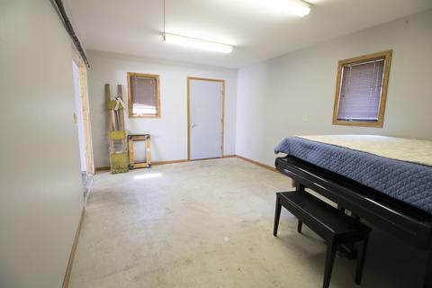 956 E Jackson St, Morris, IL 60450 photo 22