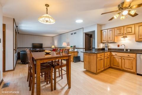 14358 Maple Ln, Midlothian, IL 60445 photo 10
