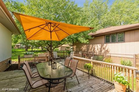 14358 Maple Ln, Midlothian, IL 60445 photo 2